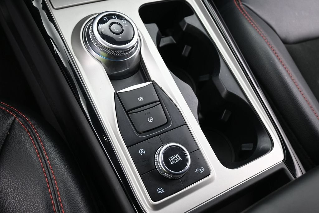 Ford Explorer Vehicle Full-screen Gallery Image 12