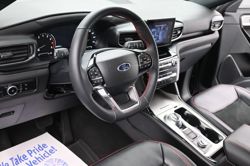 Ford Explorer Vehicle Full-screen Gallery Image 14