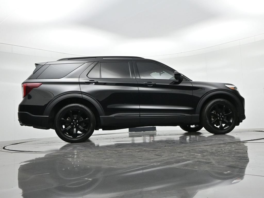 Ford Explorer Vehicle Full-screen Gallery Image 22