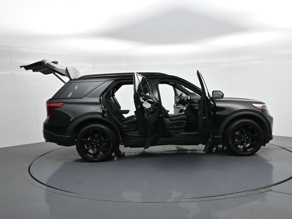 Ford Explorer Vehicle Full-screen Gallery Image 23
