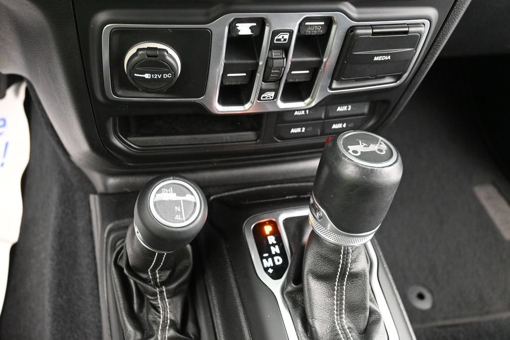 Jeep Wrangler Unlimited Vehicle Full-screen Gallery Image 12