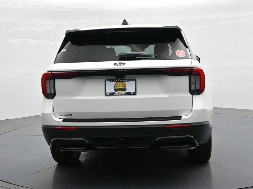 Ford Explorer Vehicle Full-screen Gallery Image 7