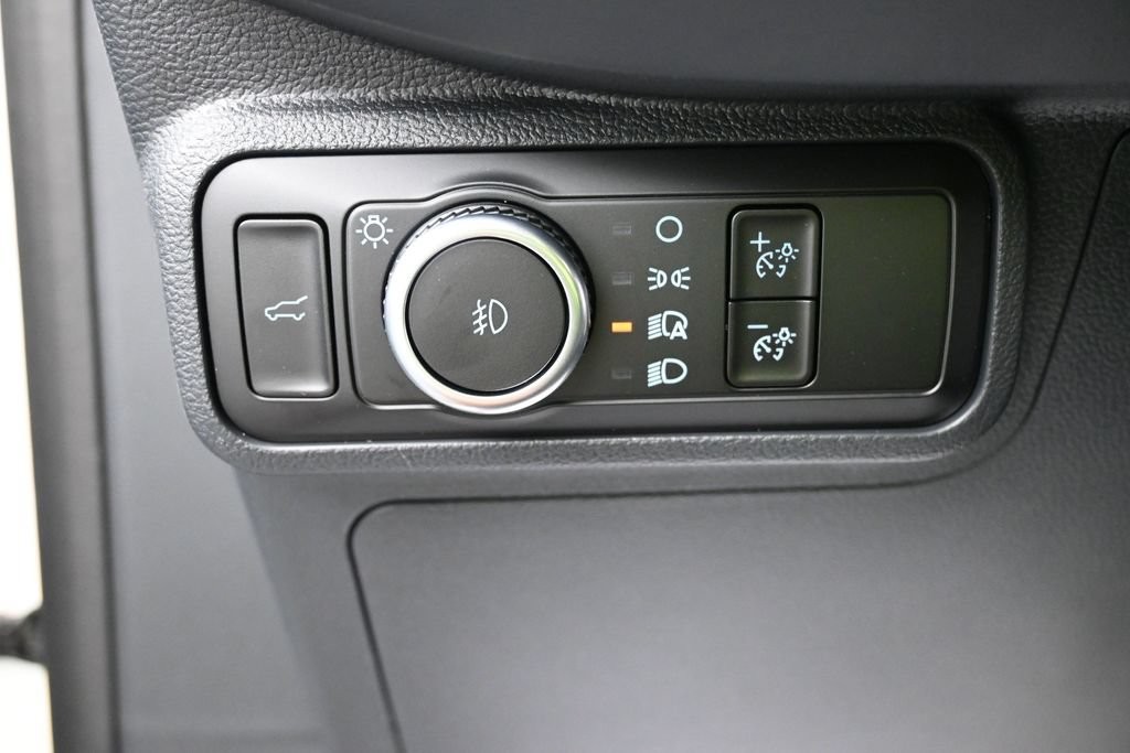 Ford Explorer Vehicle Full-screen Gallery Image 14