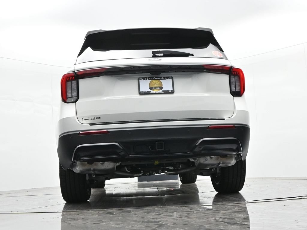 Ford Explorer Vehicle Full-screen Gallery Image 22