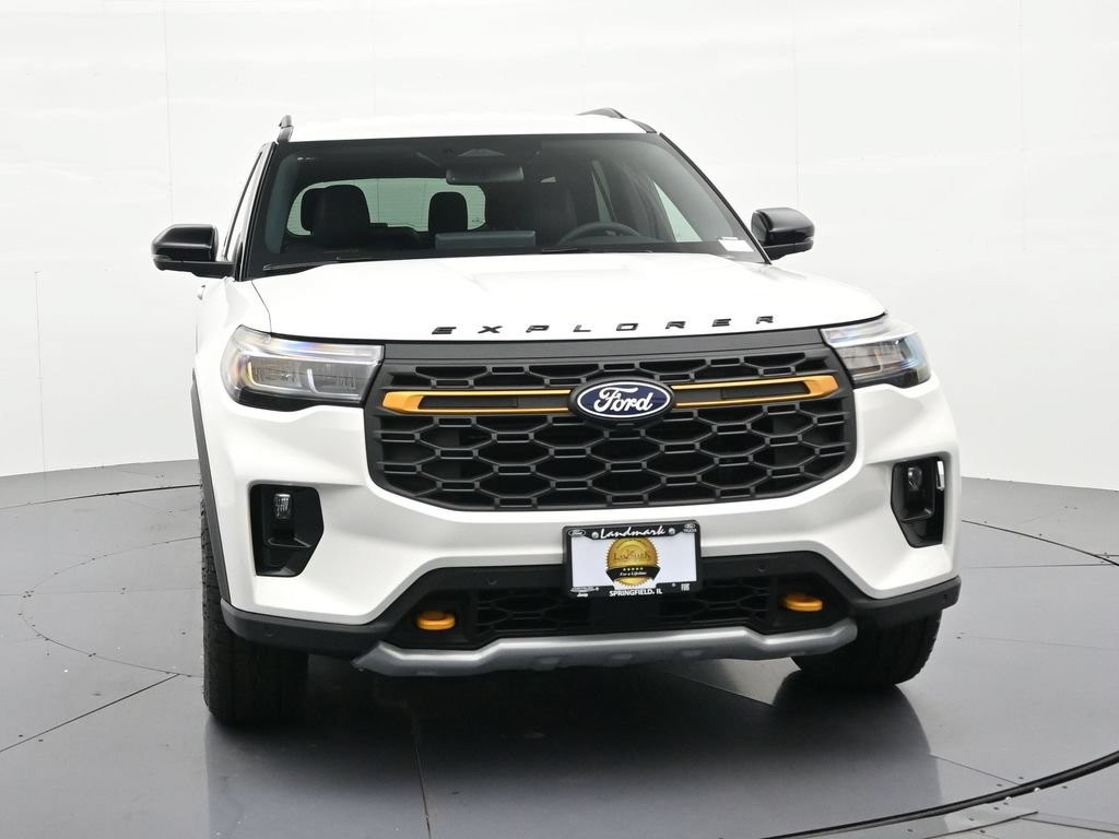 Ford Explorer Vehicle Full-screen Gallery Image 3