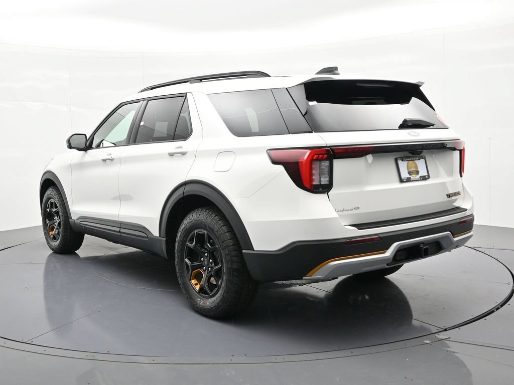 Ford Explorer Vehicle Full-screen Gallery Image 8