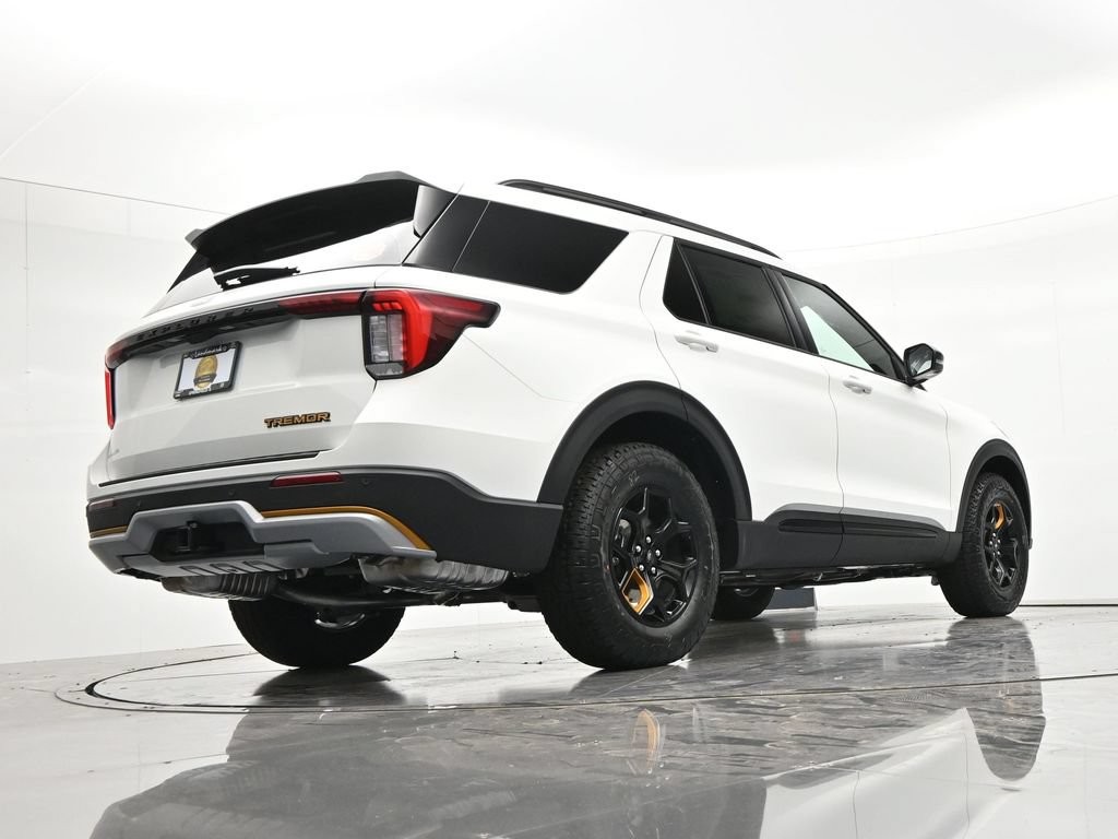 Ford Explorer Vehicle Full-screen Gallery Image 21