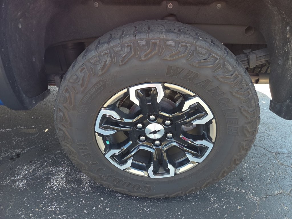 Chevrolet Silverado 1500 Vehicle Full-screen Gallery Image 04