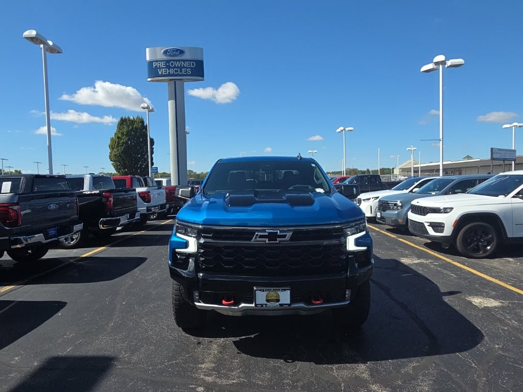 Chevrolet Silverado 1500 Vehicle Full-screen Gallery Image 09