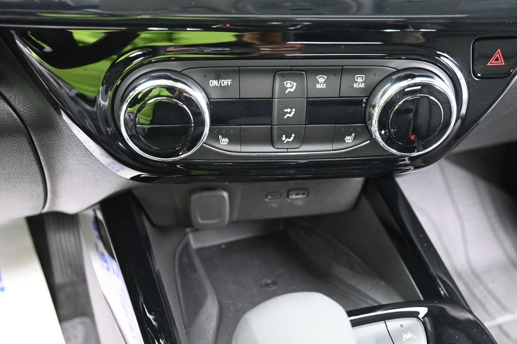 Chevrolet Trax Vehicle Full-screen Gallery Image 11