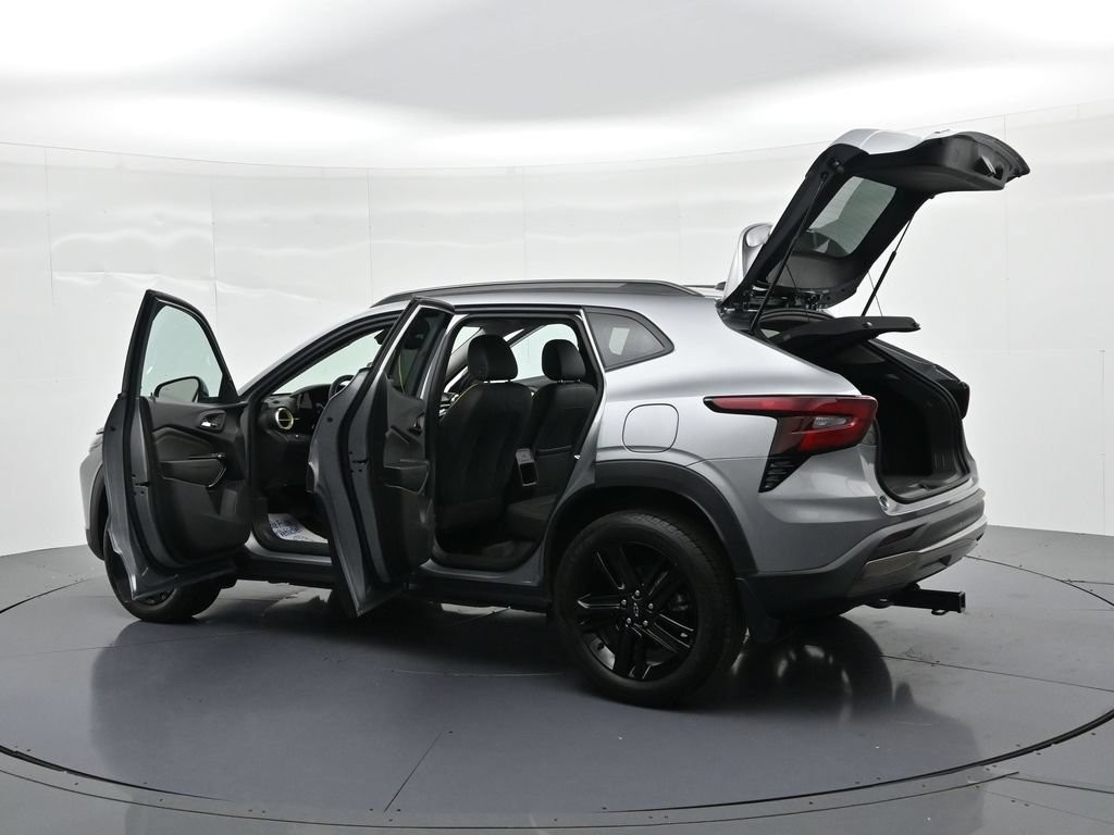 Chevrolet Trax Vehicle Full-screen Gallery Image 24
