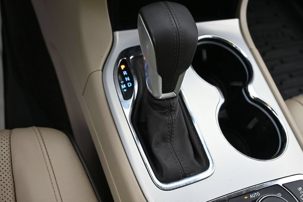 Jeep Grand Cherokee Vehicle Full-screen Gallery Image 12