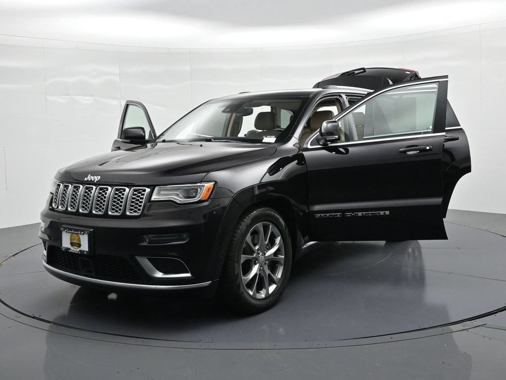 Jeep Grand Cherokee Vehicle Full-screen Gallery Image 26