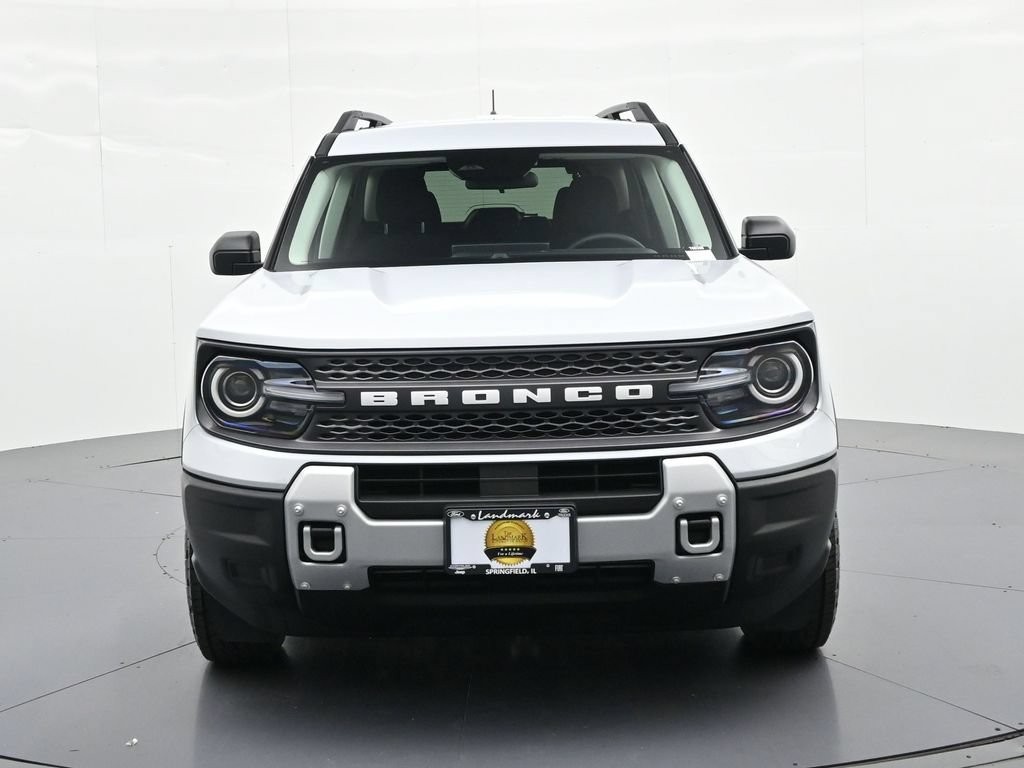Ford Bronco Sport Vehicle Full-screen Gallery Image 3