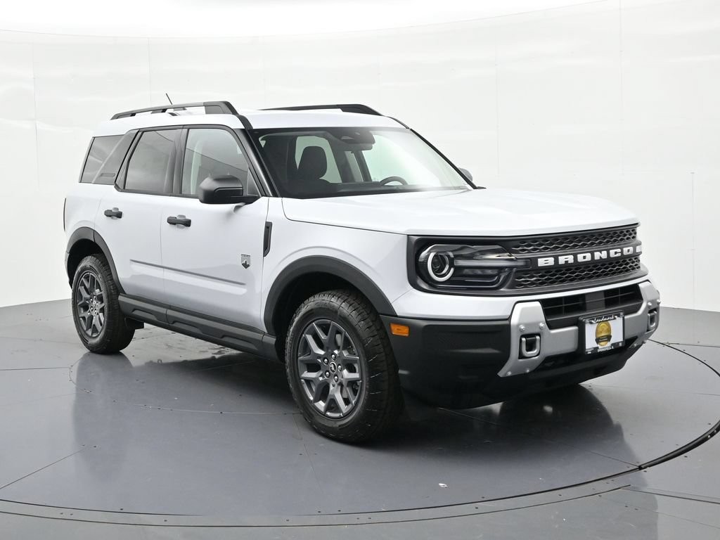 Ford Bronco Sport Vehicle Full-screen Gallery Image 4