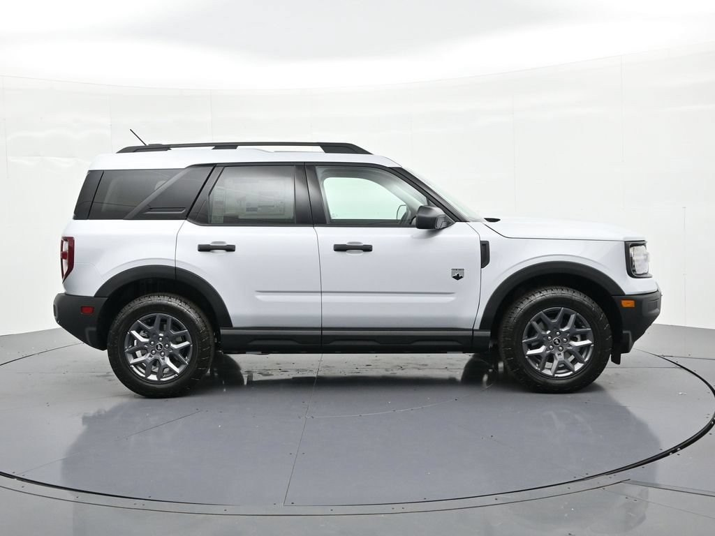 Ford Bronco Sport Vehicle Full-screen Gallery Image 5