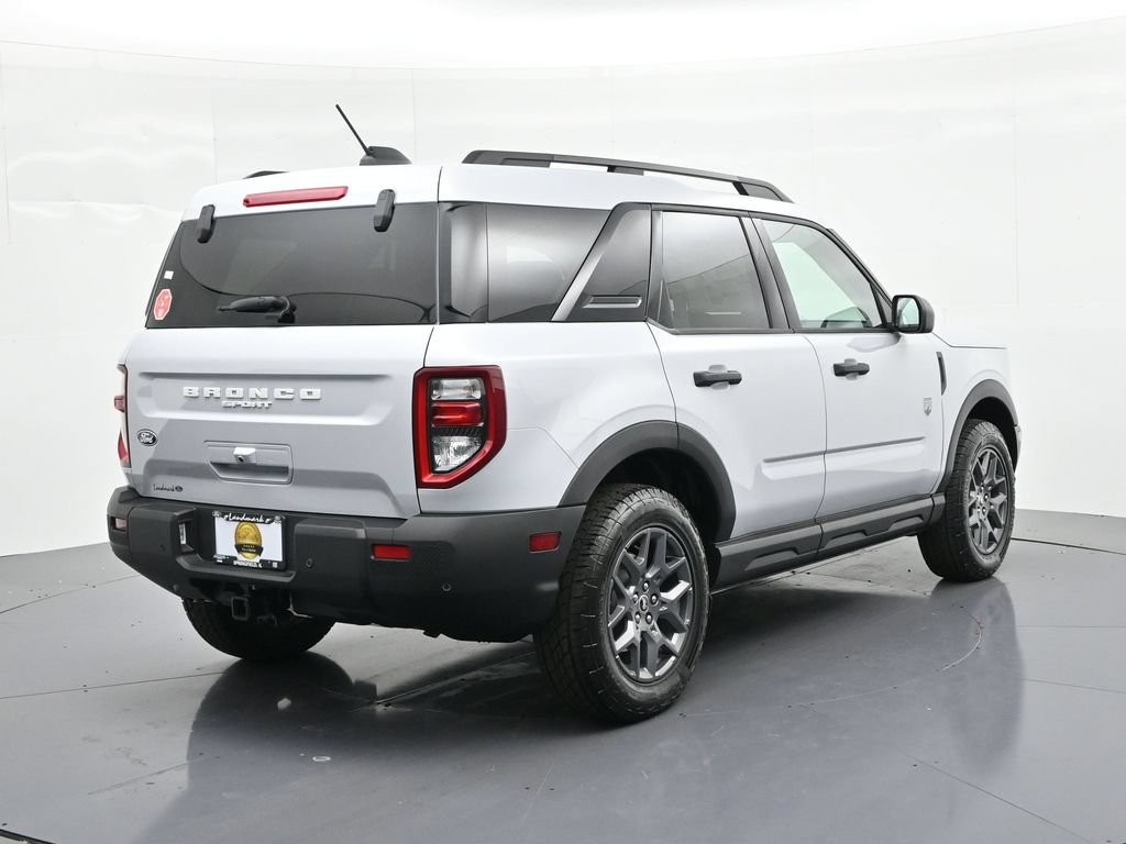 Ford Bronco Sport Vehicle Full-screen Gallery Image 6