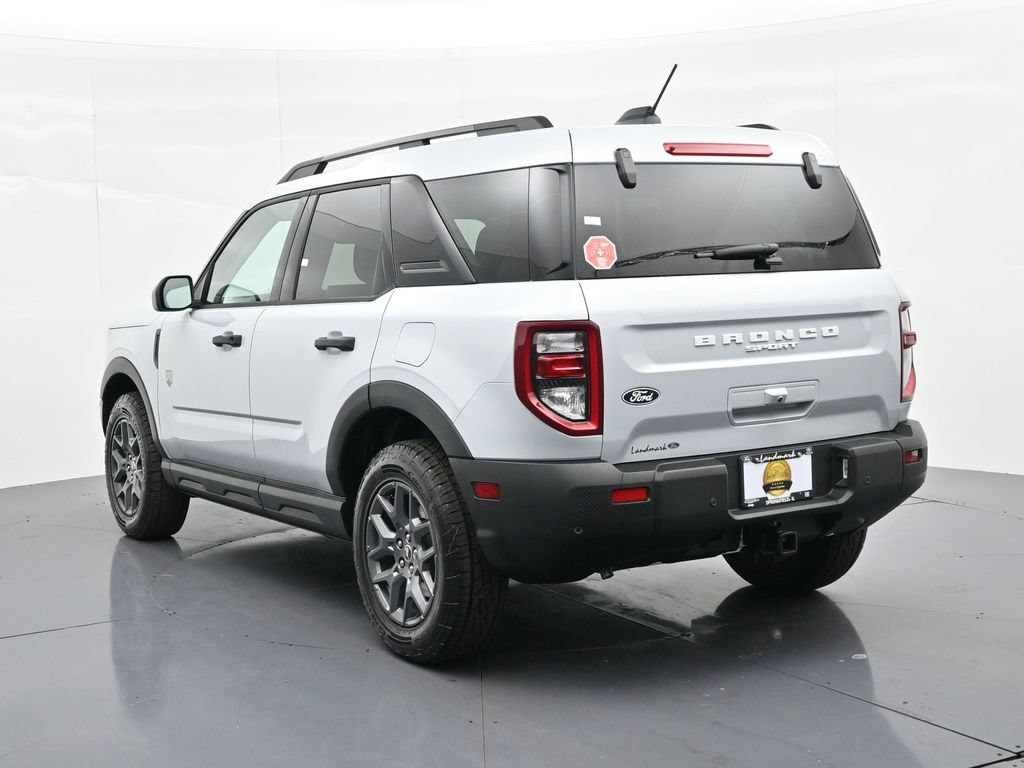 Ford Bronco Sport Vehicle Full-screen Gallery Image 8