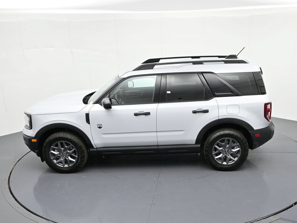 Ford Bronco Sport Vehicle Full-screen Gallery Image 18