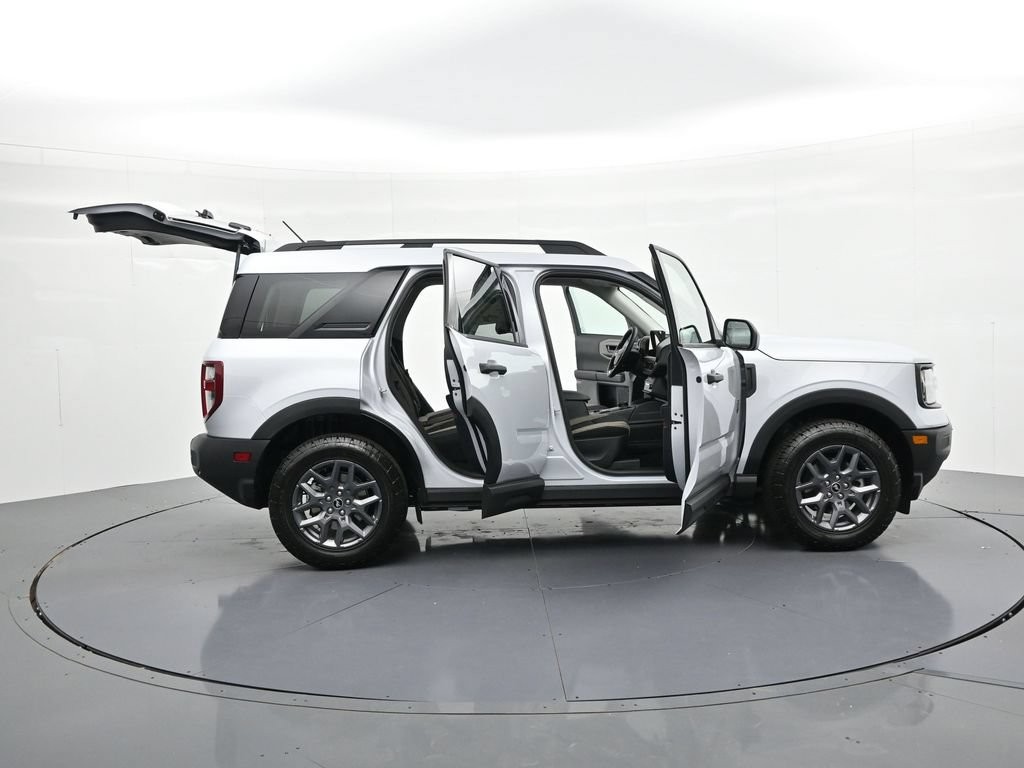 Ford Bronco Sport Vehicle Full-screen Gallery Image 23