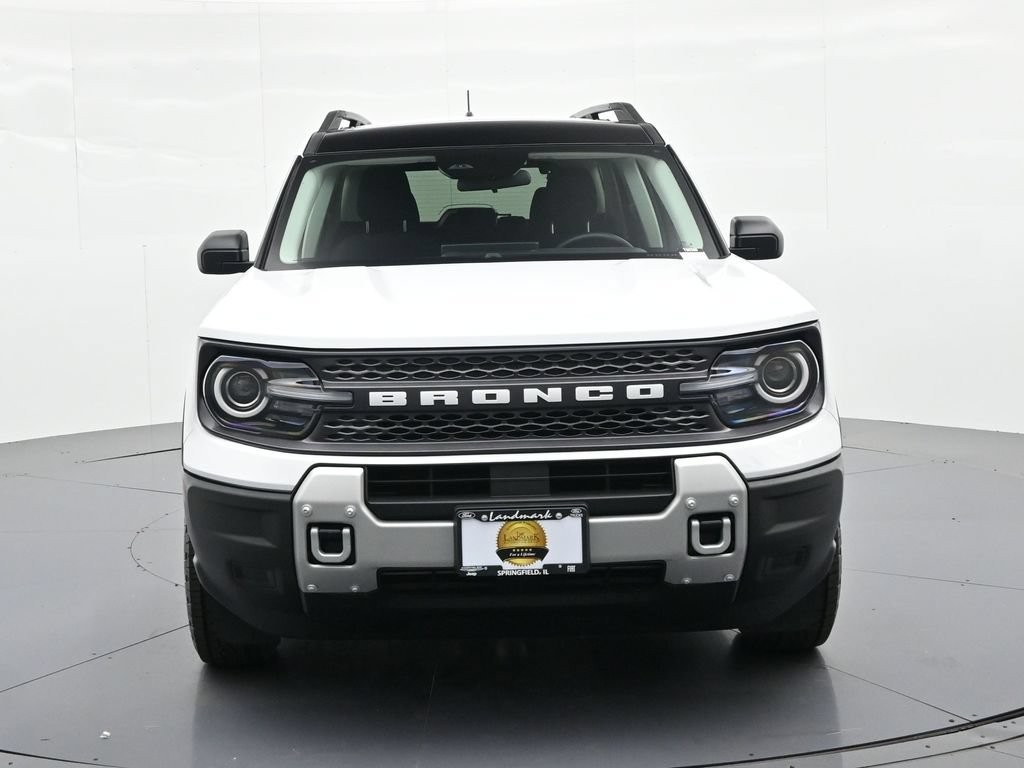 Ford Bronco Sport Vehicle Full-screen Gallery Image 3