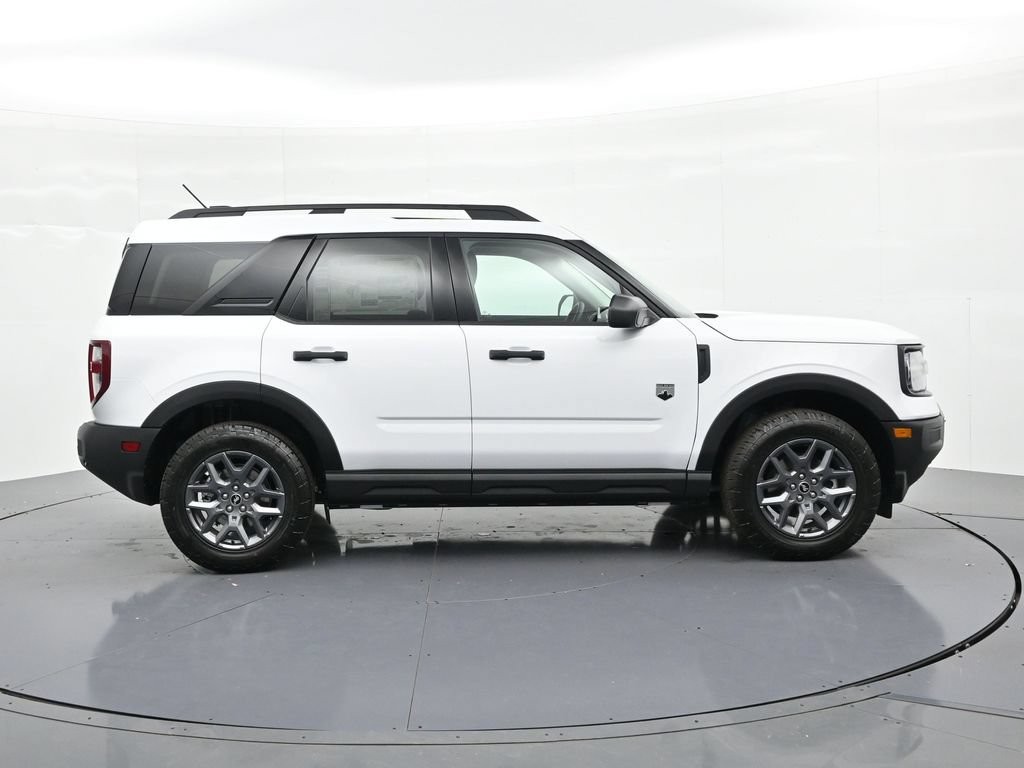 Ford Bronco Sport Vehicle Full-screen Gallery Image 5
