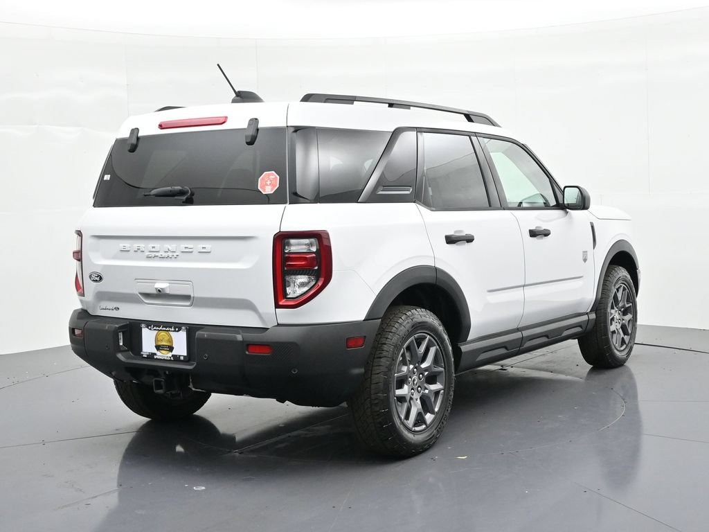 Ford Bronco Sport Vehicle Full-screen Gallery Image 6