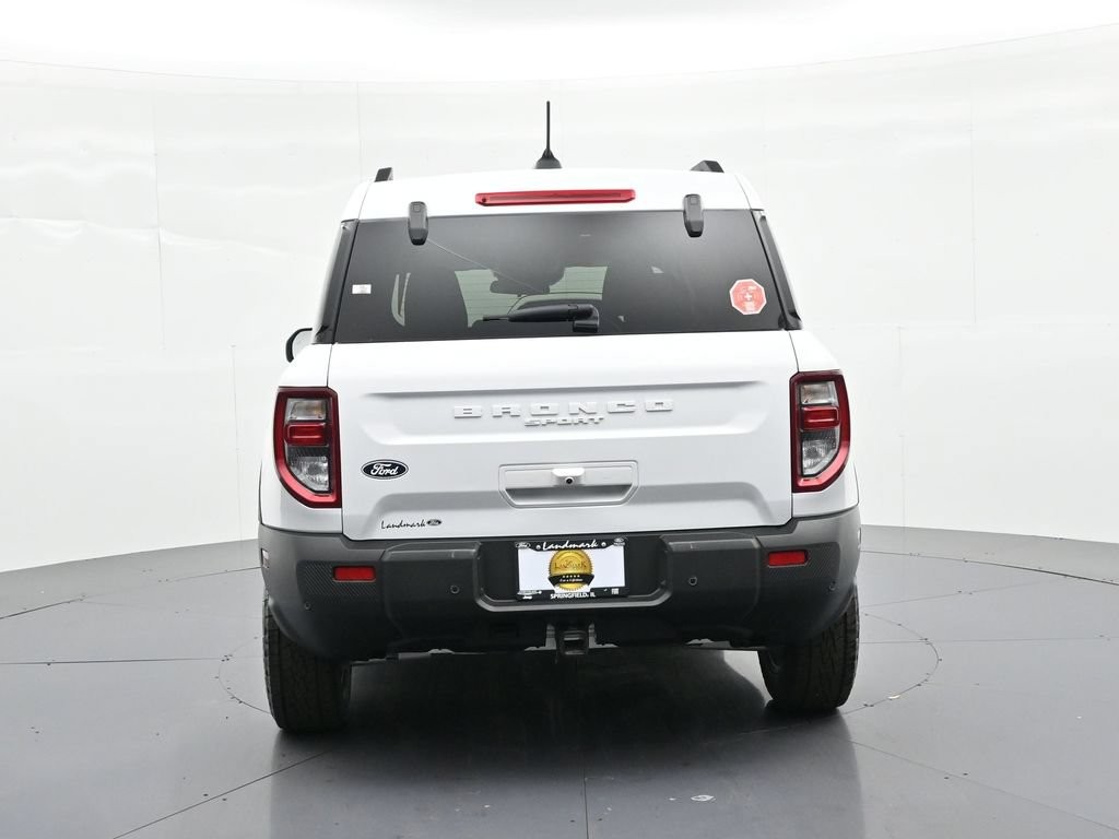 Ford Bronco Sport Vehicle Full-screen Gallery Image 7