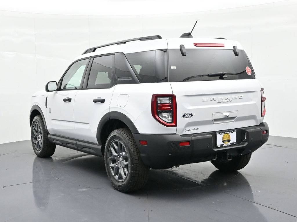 Ford Bronco Sport Vehicle Full-screen Gallery Image 8