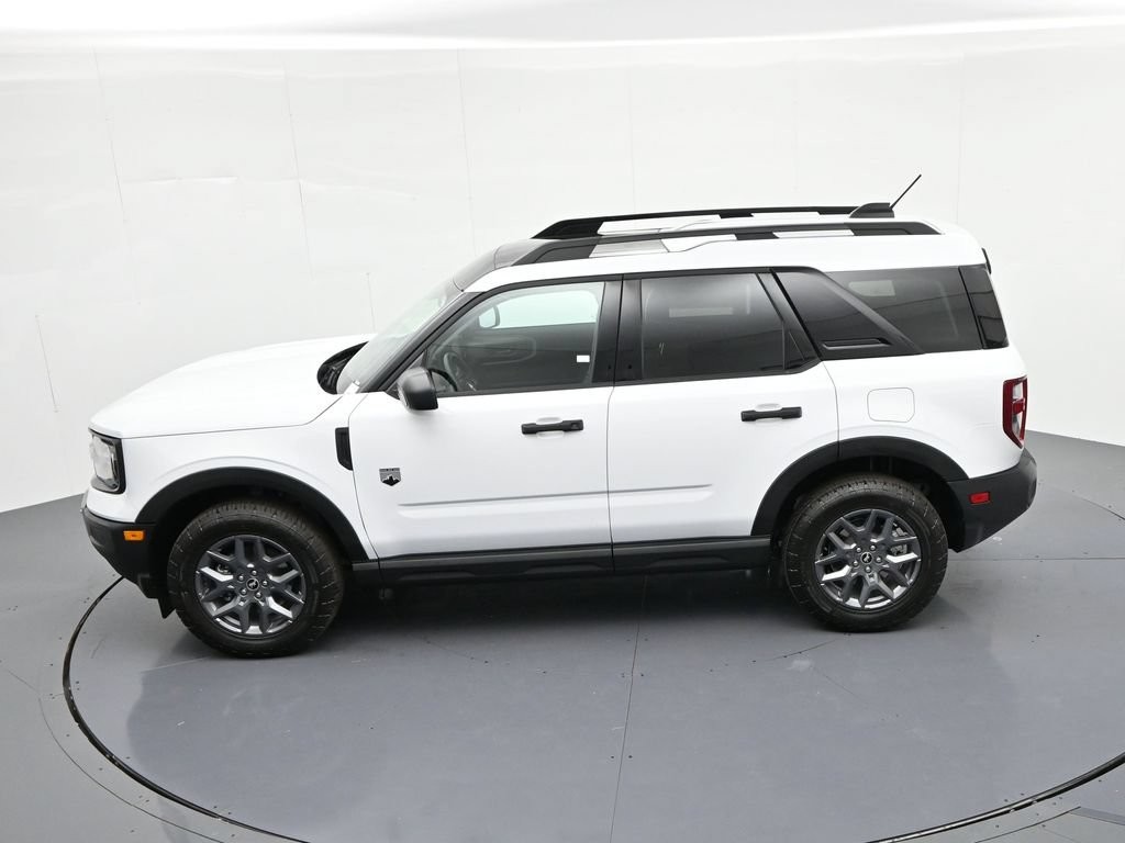 Ford Bronco Sport Vehicle Full-screen Gallery Image 18