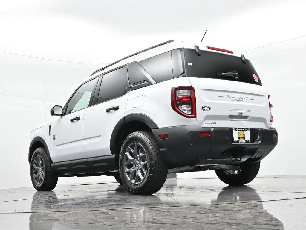 Ford Bronco Sport Vehicle Full-screen Gallery Image 19