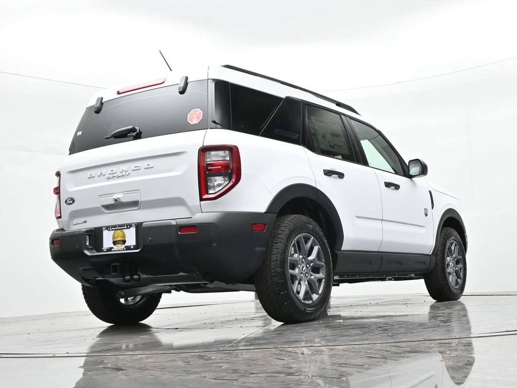 Ford Bronco Sport Vehicle Full-screen Gallery Image 21