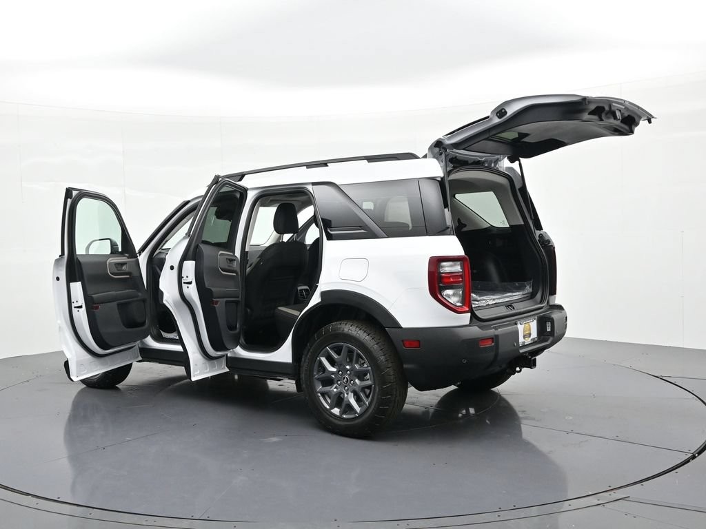 Ford Bronco Sport Vehicle Full-screen Gallery Image 24