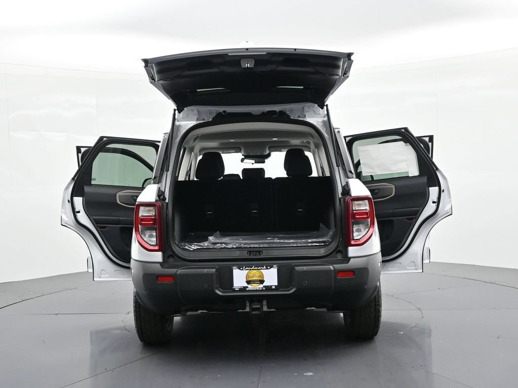 Ford Bronco Sport Vehicle Full-screen Gallery Image 26