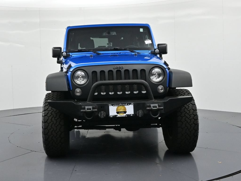 Jeep Wrangler Vehicle Full-screen Gallery Image 3