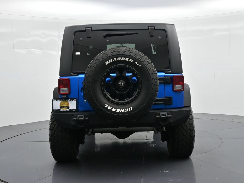 Jeep Wrangler Vehicle Full-screen Gallery Image 7