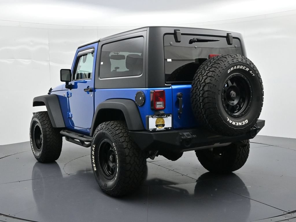 Jeep Wrangler Vehicle Full-screen Gallery Image 8