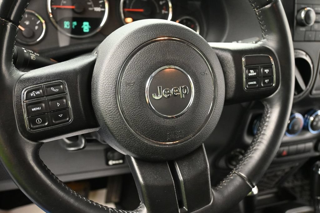 Jeep Wrangler Vehicle Full-screen Gallery Image 12