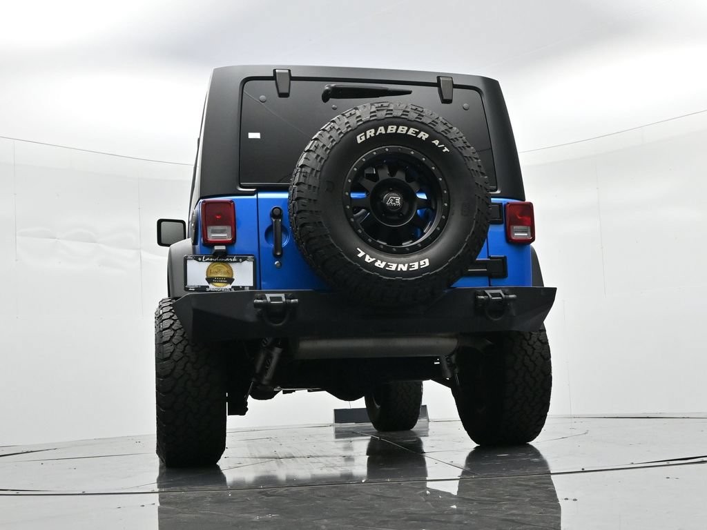 Jeep Wrangler Vehicle Full-screen Gallery Image 19