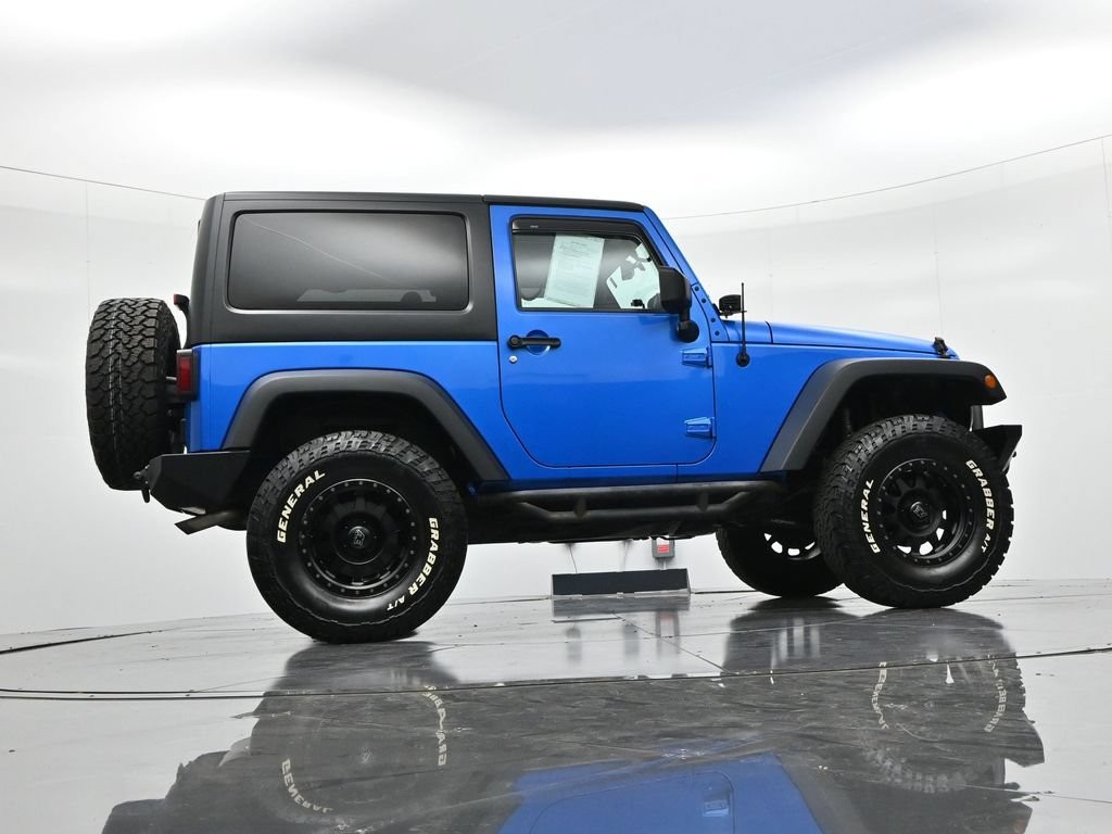 Jeep Wrangler Vehicle Full-screen Gallery Image 21