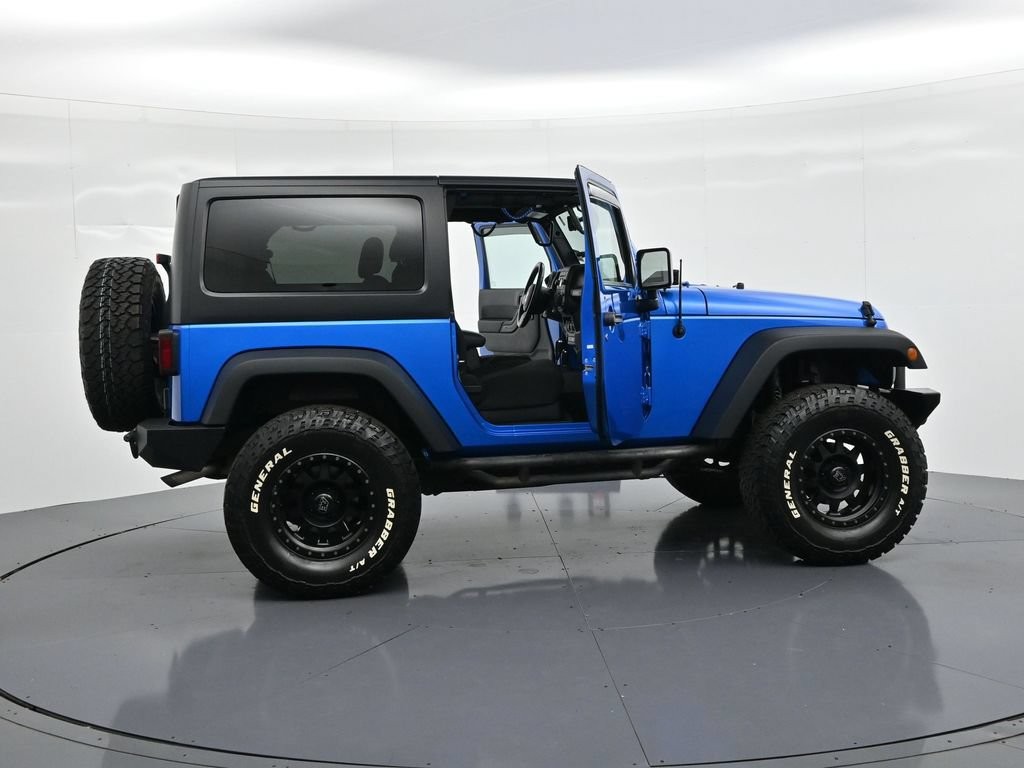 Jeep Wrangler Vehicle Full-screen Gallery Image 22