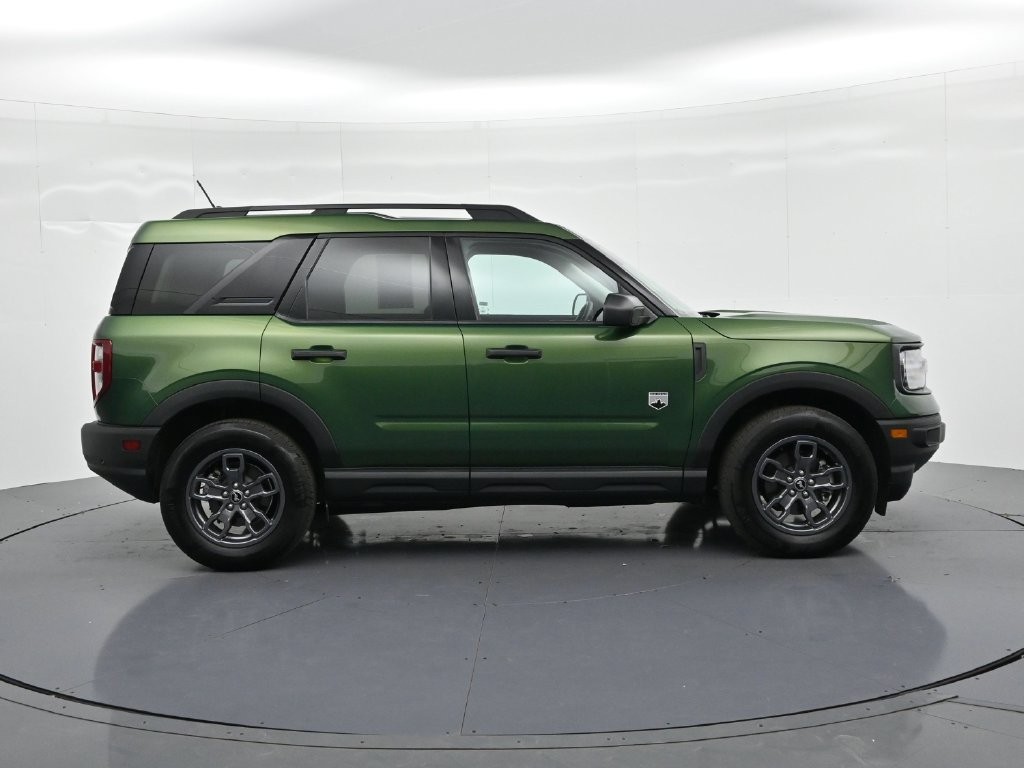 Ford Bronco Sport Vehicle Full-screen Gallery Image 05