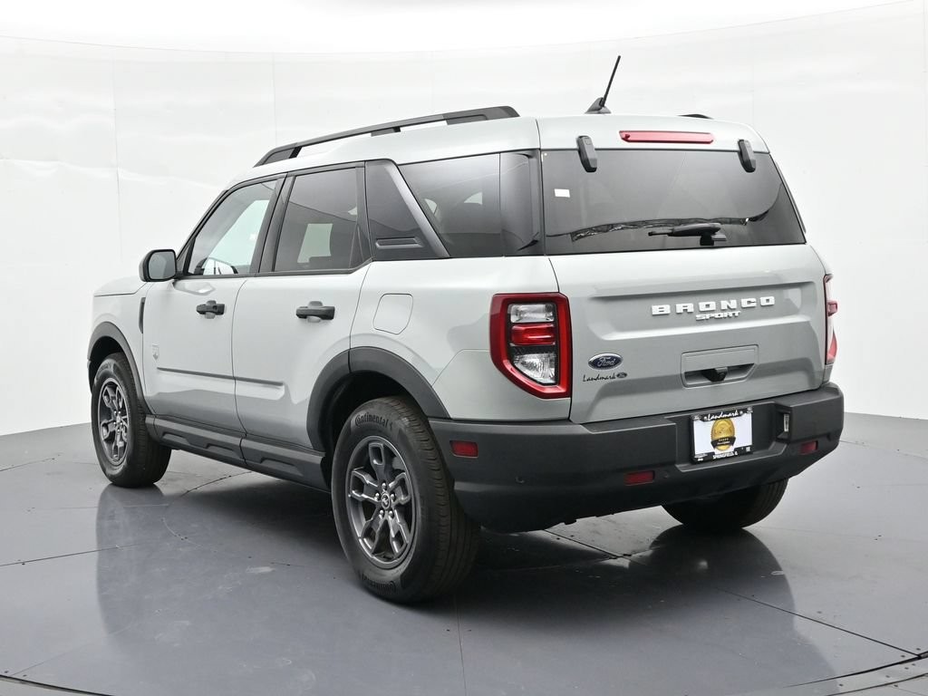 Ford Bronco Sport Vehicle Full-screen Gallery Image 08