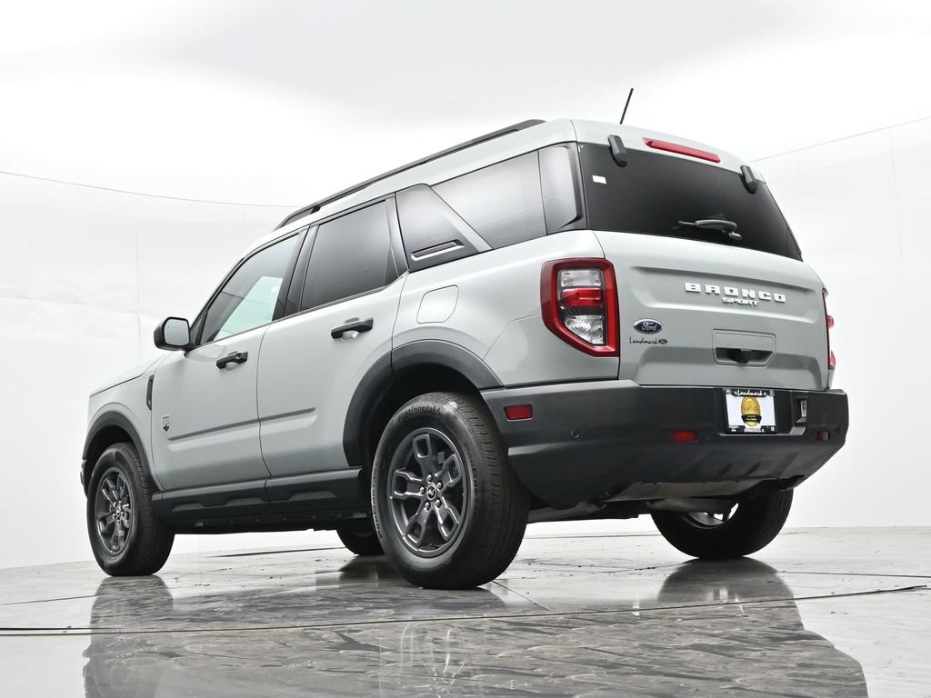 Ford Bronco Sport Vehicle Full-screen Gallery Image 20
