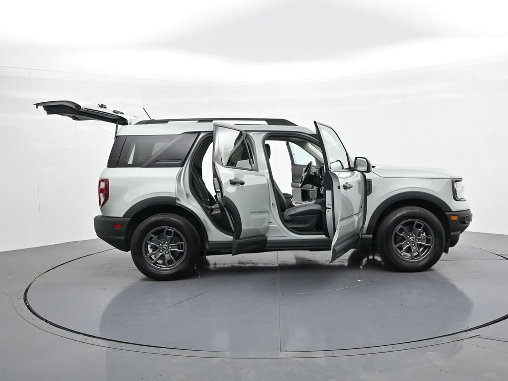 Ford Bronco Sport Vehicle Full-screen Gallery Image 24