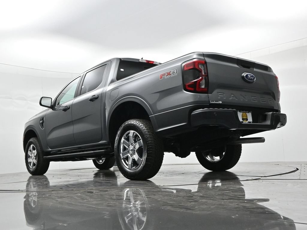 Ford Ranger Vehicle Full-screen Gallery Image 23
