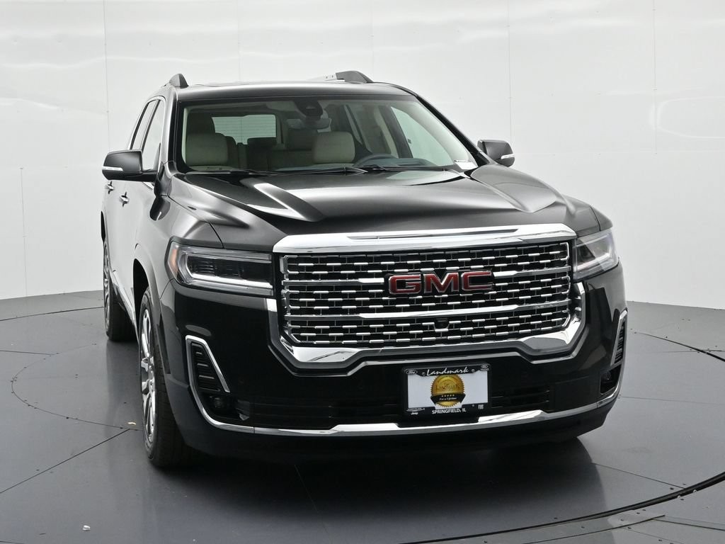 GMC Acadia Vehicle Full-screen Gallery Image 3