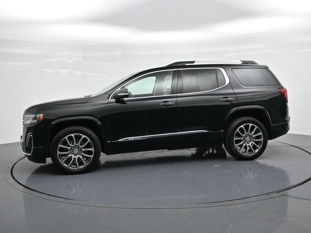 GMC Acadia Vehicle Full-screen Gallery Image 9