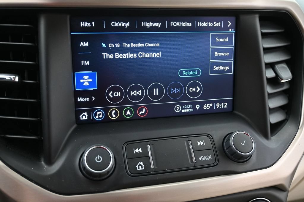 GMC Acadia Vehicle Full-screen Gallery Image 10