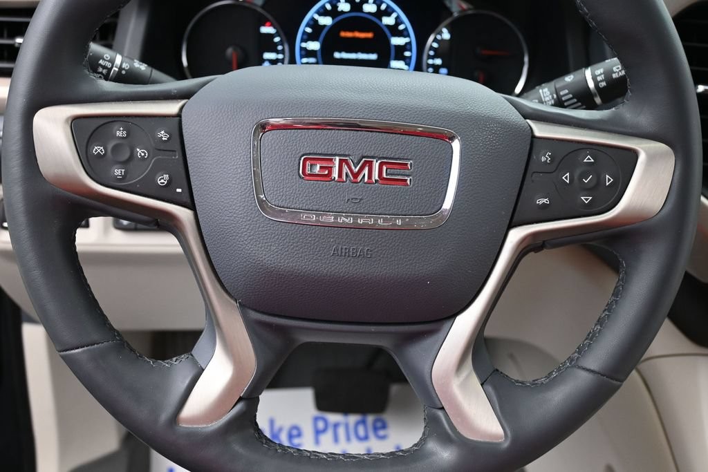 GMC Acadia Vehicle Full-screen Gallery Image 14